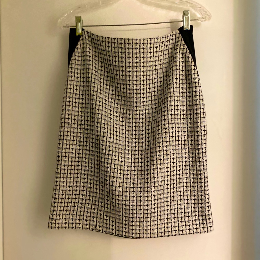 Ivanka Trump Cloth Black n White Skirt (M)